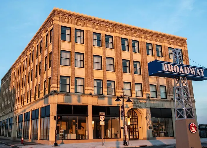 Ariel Broadway Hotel