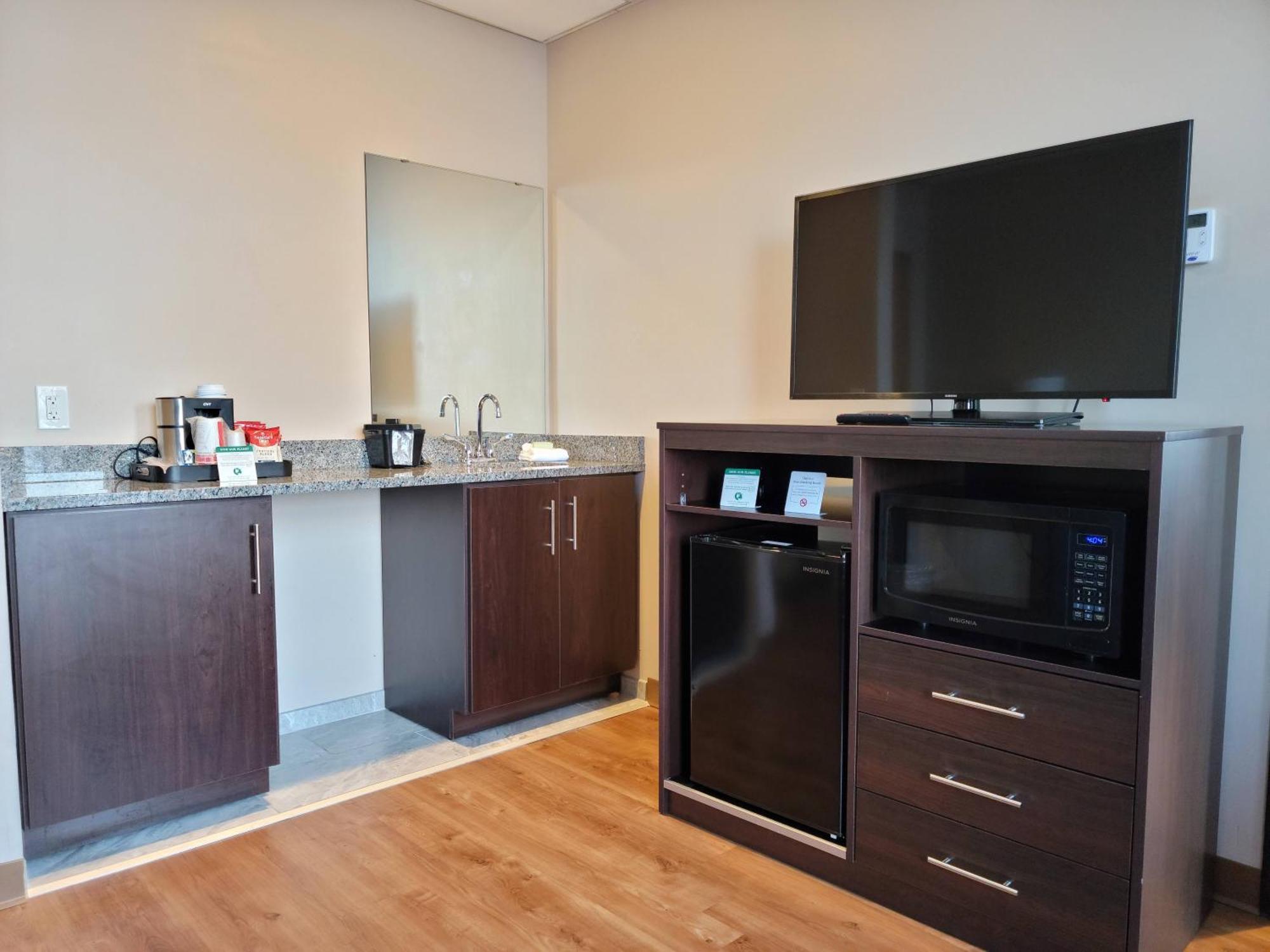 Ariel Broadway Hotel Lorain